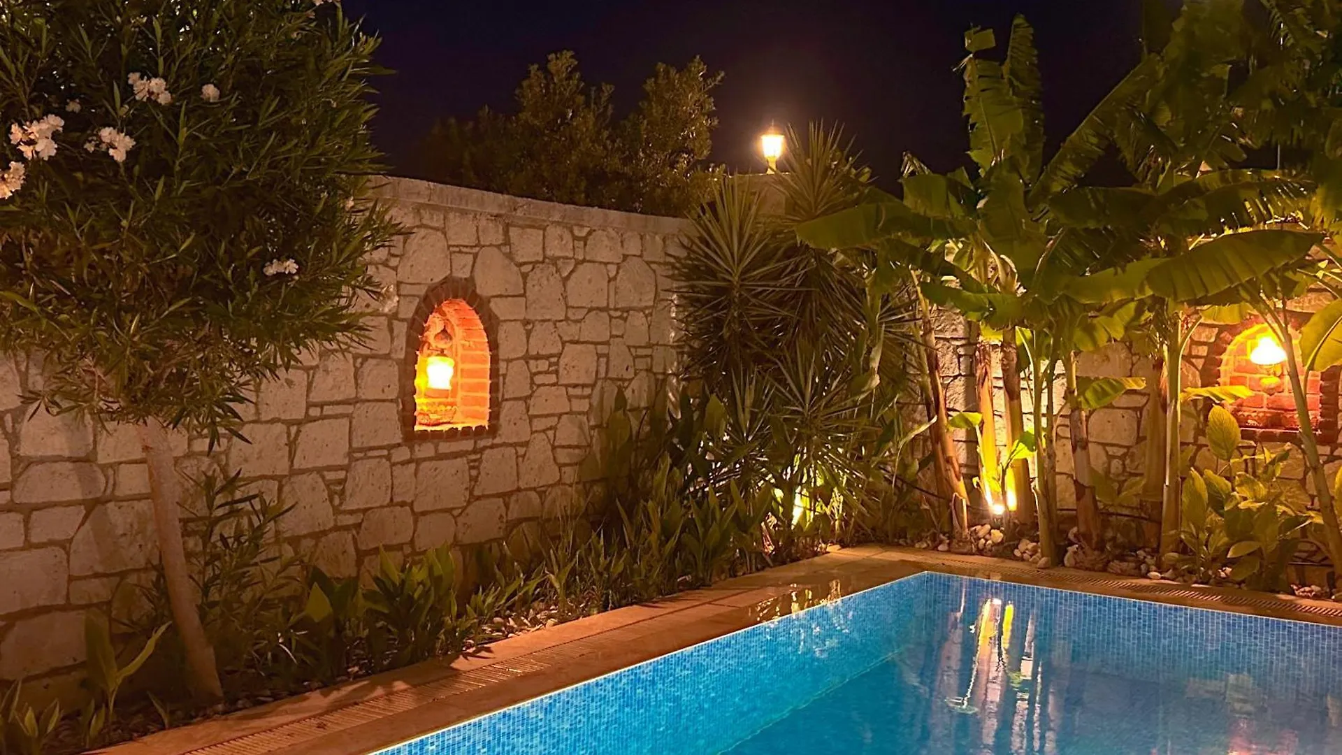 Evalacati - Villa Harnup- Tamamen Muestakil Villa Turkey