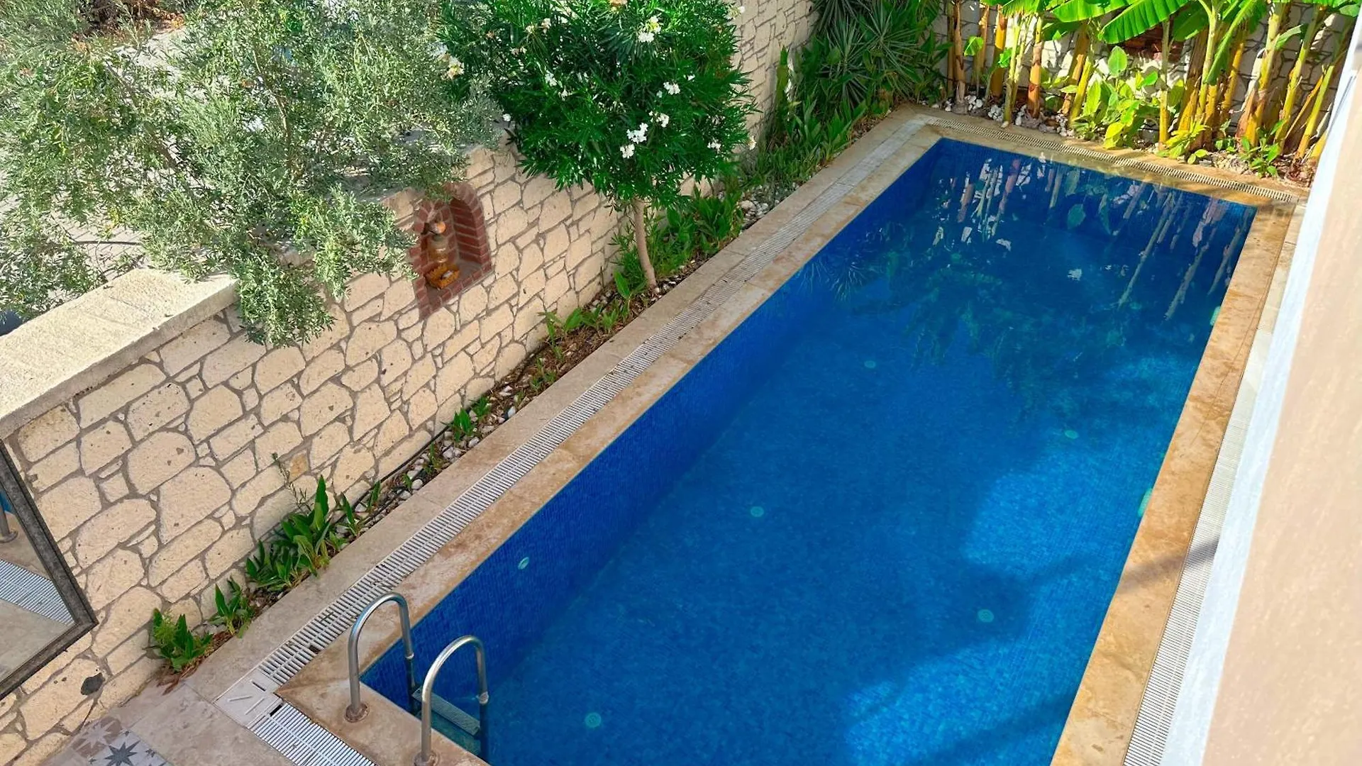 Evalacati - Villa Harnup- Tamamen Muestakil Villa