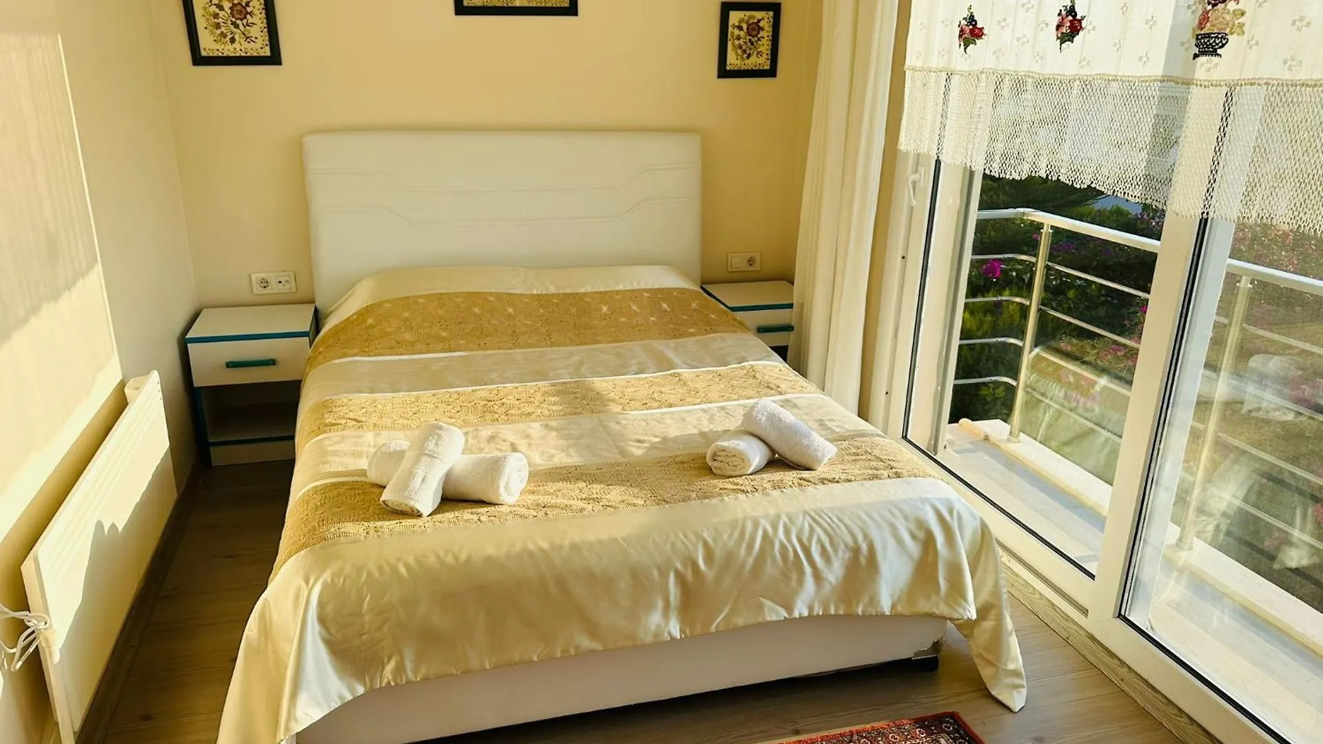 Evalacati - Villa Harnup- Tamamen Muestakil Villa Alacati