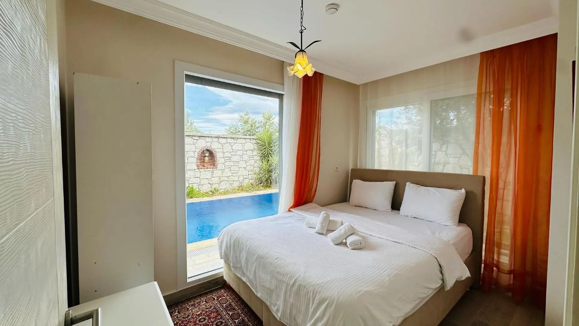 Evalacati - Villa Harnup- Tamamen Muestakil Villa