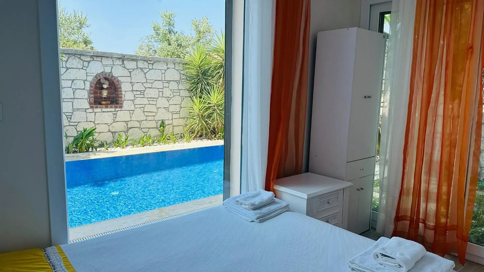 Evalacati - Villa Harnup- Tamamen Muestakil Villa
